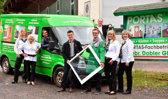 unser Team informiert Sie gerne über kostengünstige Alternativen für Ihre Türen, Fenster, Küchen oder Treppen. Rufen Sie uns einfach an. unser Team informiert Sie gerne über kostengünstige Alternativen für Ihre Türen, Fenster, Küchen oder Treppen. Rufen Sie uns einfach an.