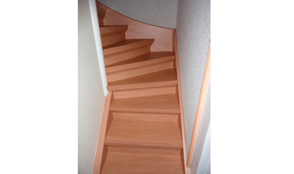 Die bewährte, sichere und zeitgemäße Treppenrenovierung von PORTAS, die sowohl technisch als auch optisch keine Wünsche offen lässt.