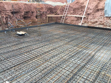 Fertig zum gießen mit Beton Fertig zum gießen mit Beton