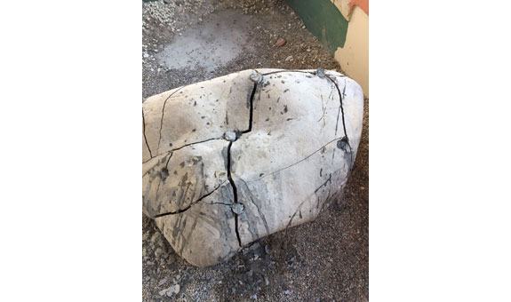 BETONAMIT®, das explosionsfreie Sprengmittel für die einfache Zerkleinerung von Stein und Beton. BETONAMIT®, das explosionsfreie Sprengmittel für die einfache Zerkleinerung von Stein und Beton.