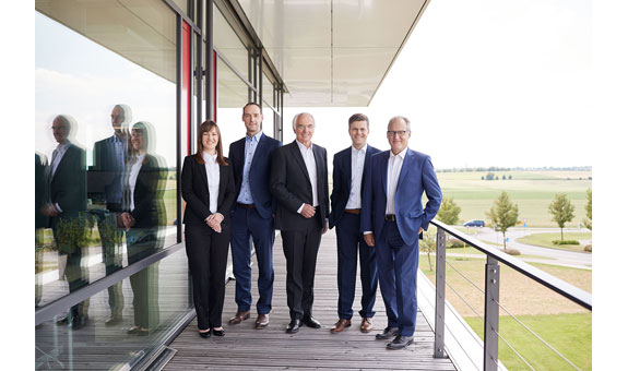 Geschäftsführende Gesellschafter: Herr Dr. Heinrich Elsässer, Herr Philipp Gottschick und Herr Martin Maier sowie die Steuerberater Frau B.A. (Taxation) Kathrin Korherr und Herr Benjamin Küstermann Geschäftsführende Gesellschafter: Herr Dr. Heinrich Elsässer, Herr Philipp Gottschick und Herr Martin Maier sowie die Steuerberater Frau B.A. (Taxation) Kathrin Korherr und Herr Benjamin Küstermann
