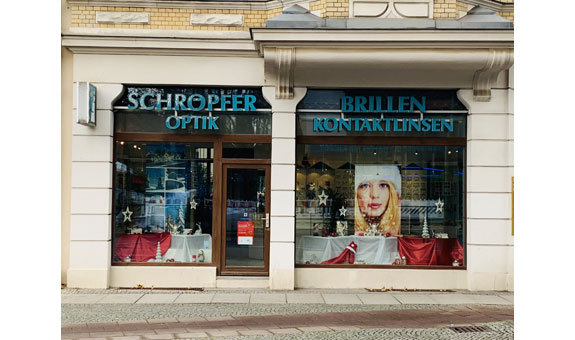 Seit 60 Jahren ist das Optikfachgeschäft am Ostplatz im Besitz der Familie Schröpfer. Seit 60 Jahren ist das Optikfachgeschäft am Ostplatz im Besitz der Familie Schröpfer.
