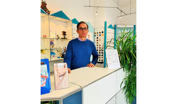 Willkommen bei Augenoptik Uwe Schröpfer in Leipzig. Willkommen bei Augenoptik Uwe Schröpfer in Leipzig.
