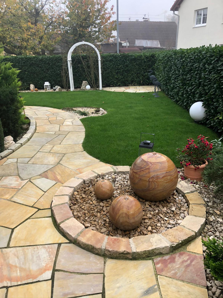 Wasserelemente beleben jeden Garten Wasserelemente beleben jeden Garten