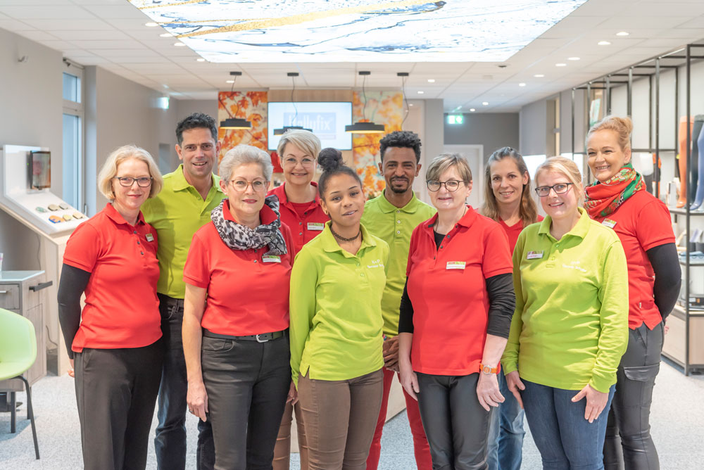 Unser Team aus geschulten Fachberaterinnen und Orthopädieschuhmachern freut sich auf Sie