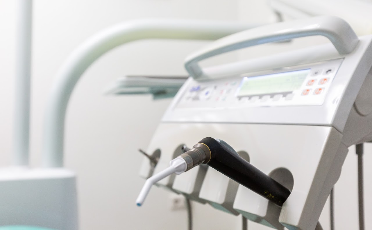 Unser oberstes Gebot ist die Erhaltung Ihrer Zähne, Ihres Zahnfleisches und Ihrer Kieferknochen, gepaart mit einer durchdachten Behandlung