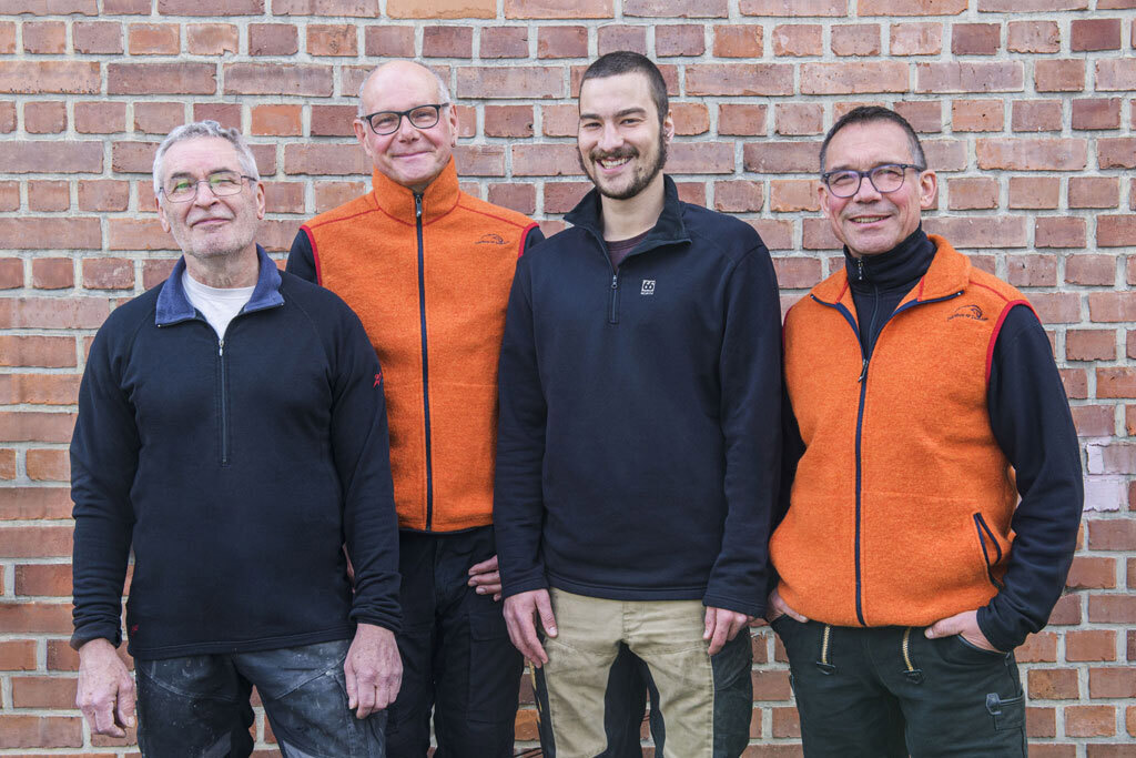 Unser Team von links nach rechts: 
Bernd Zeller, unser Geselle, 
Thomas Bethmann, unser Meister, 
Nicolas Lukas unser Lehrling und 
Hartmut Lempp, unser Werkstattleiter