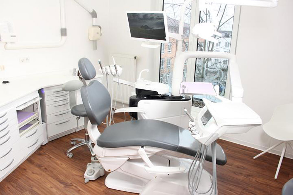 Bild 13 Zahnärztliche Praxisklinik - Dr. Dr. Daniel Salwerk in Gaggenau