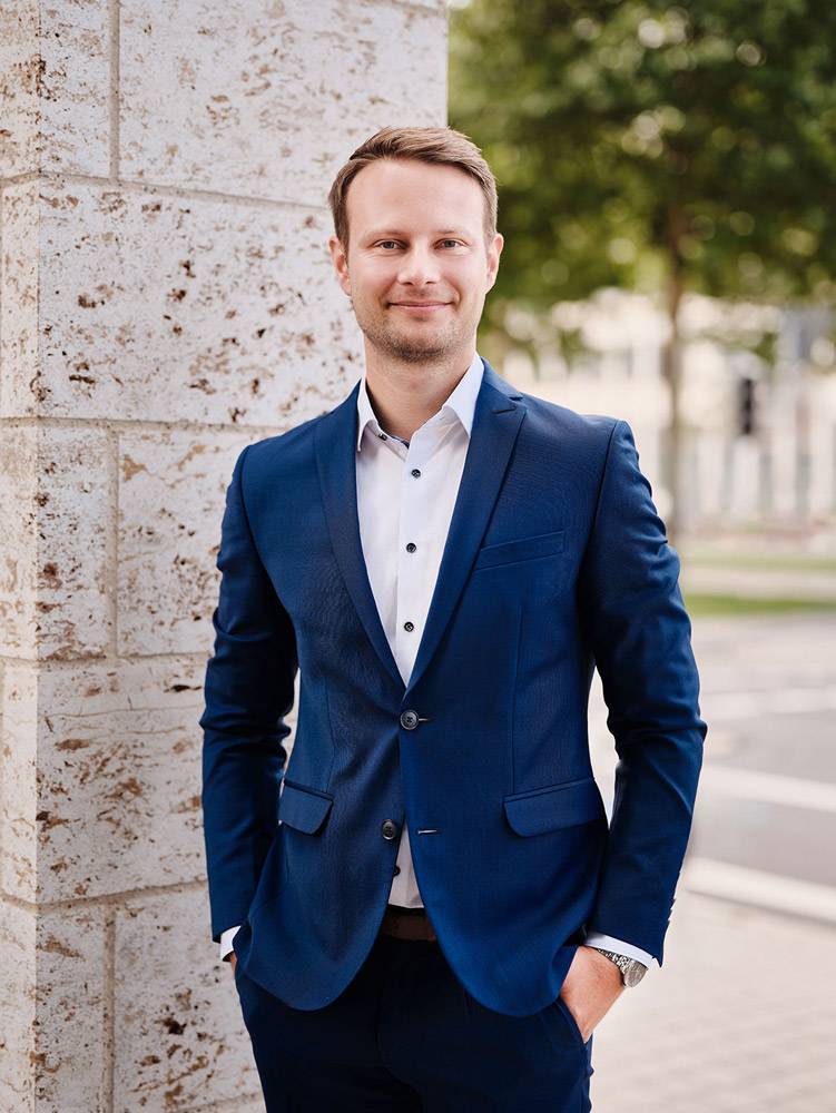 RA Maximilian Eckert RA Maximilian Eckert